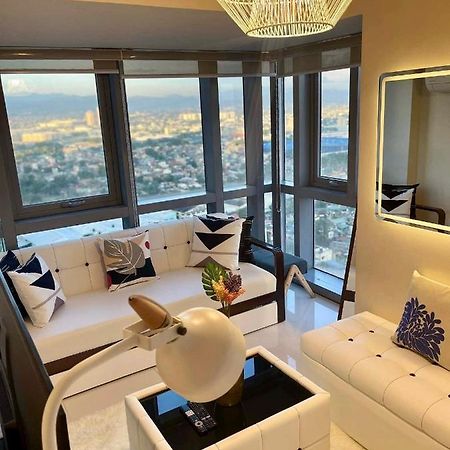Classy 2Br Suite At Eastwood City With Pool And City Skyline View Manila Ngoại thất bức ảnh