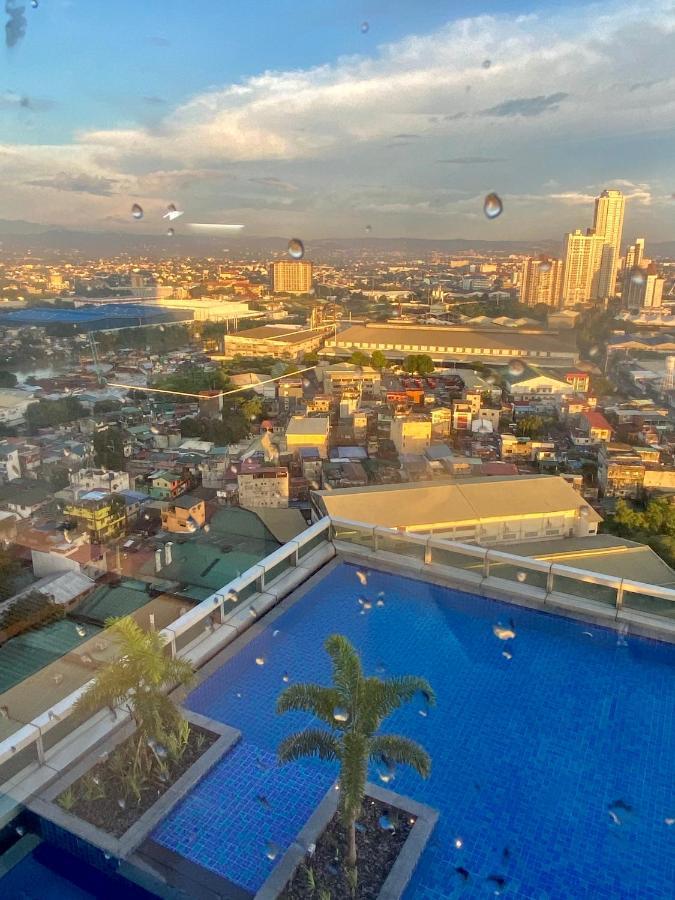 Classy 2Br Suite At Eastwood City With Pool And City Skyline View Manila Ngoại thất bức ảnh