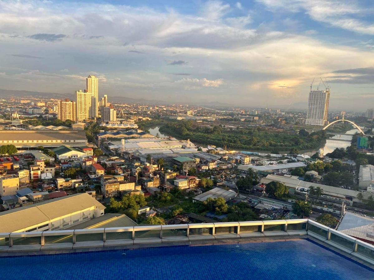 Classy 2Br Suite At Eastwood City With Pool And City Skyline View Manila Ngoại thất bức ảnh